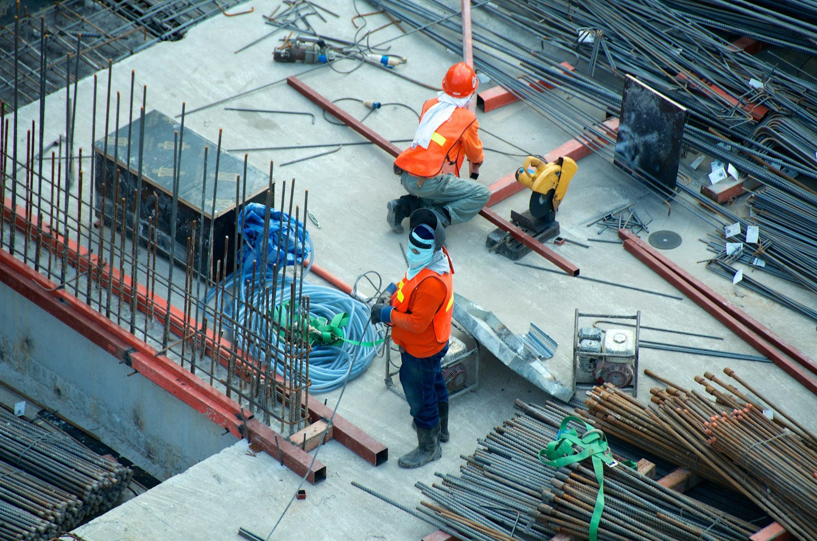 Equipo de obra de Conartec en construcción